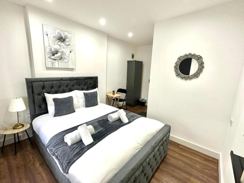 Hounslow Suites - Tw3 Luaran gambar