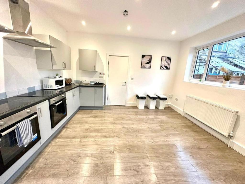 Hounslow Suites - Tw3 Luaran gambar