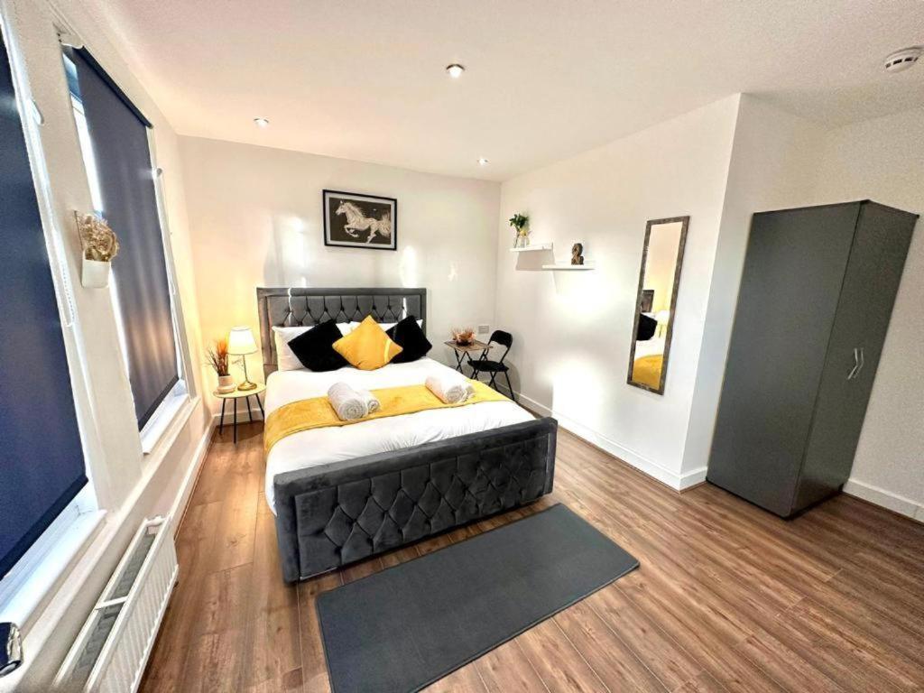 Hounslow Suites - Tw3 Luaran gambar